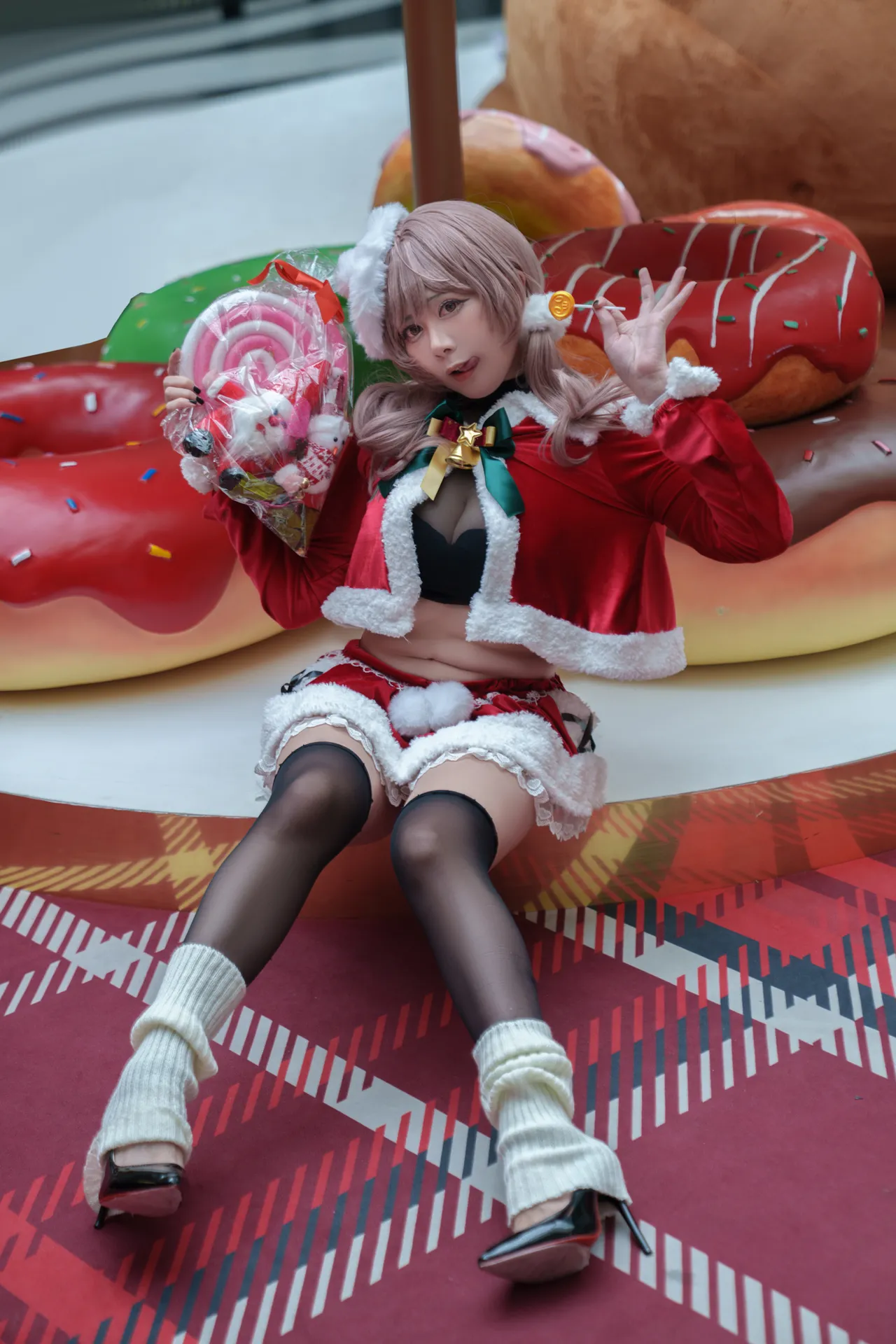 Aletha Cosplay - Bready animate cafe Christmas Collaboration - Image 1