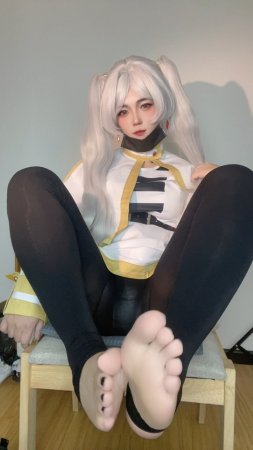 BJones28848 - Frieren - Page 19