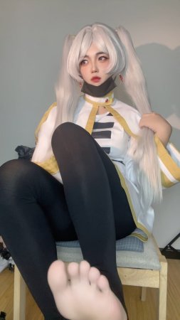 BJones28848 - Frieren - Page 22