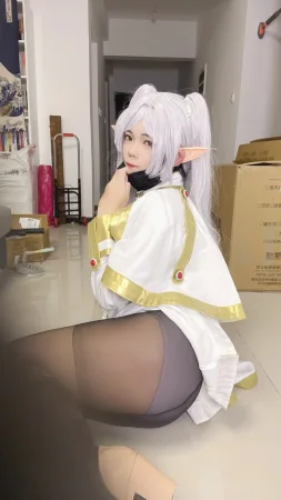 BJones28848 - Frieren - Page 3