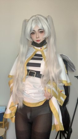 BJones28848 - Frieren - Page 6