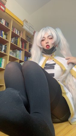 BJones28848 - Frieren - Page 7