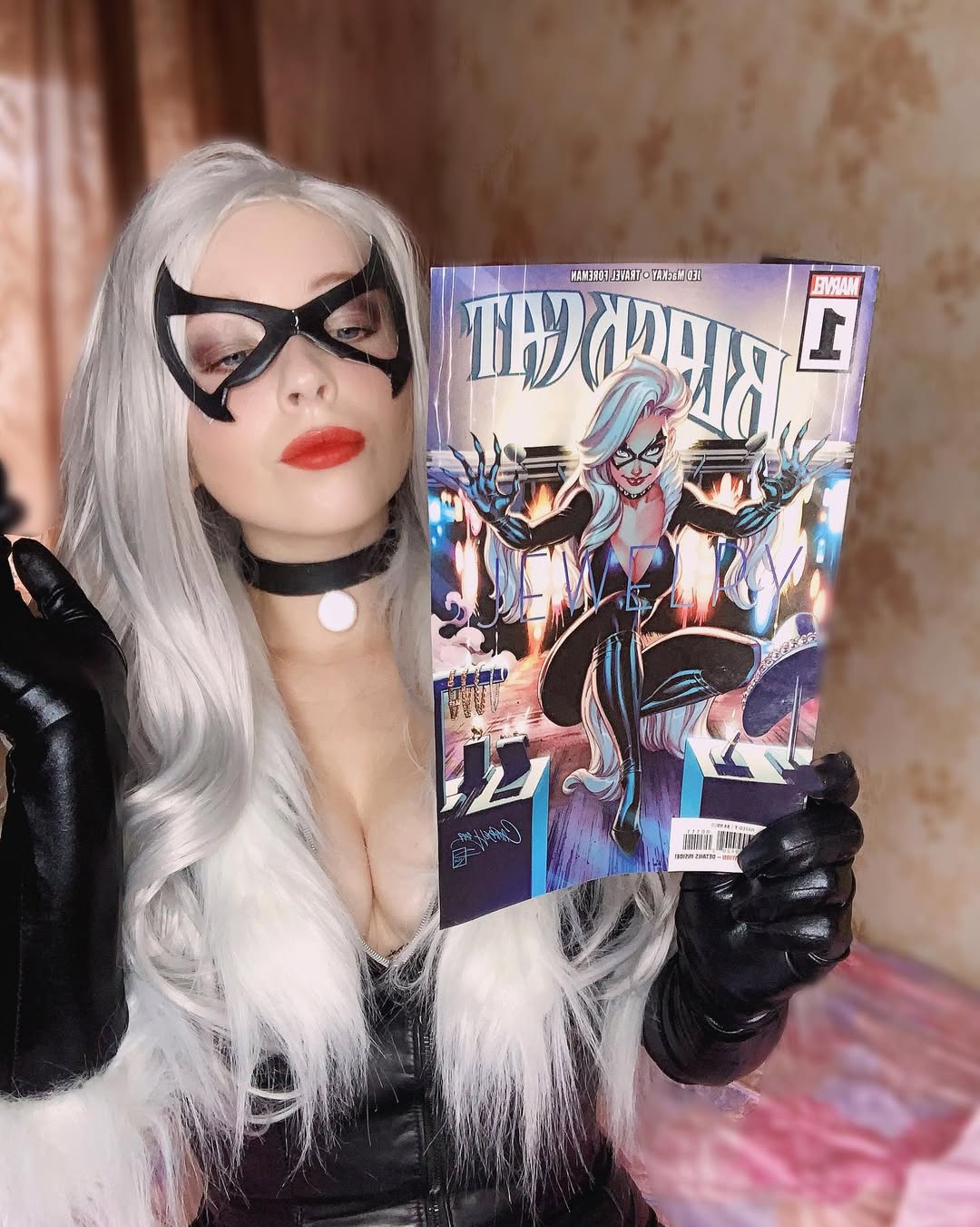 Black Cat Cosplay - Image 8