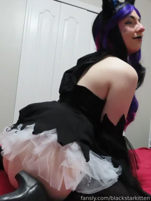 Black Star Kitten - Blair - Page 16