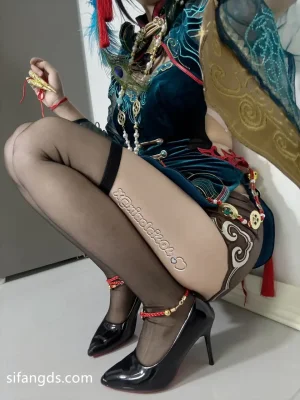 希尔薇 cos 水印 - Page 140