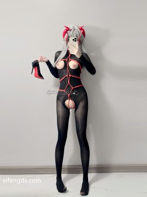 希尔薇 cos 水印 - Page 26