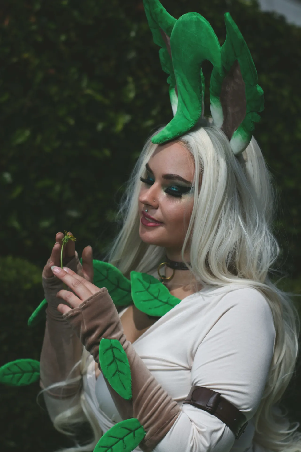 Dogtor Izzy - Leafeon - Image 16