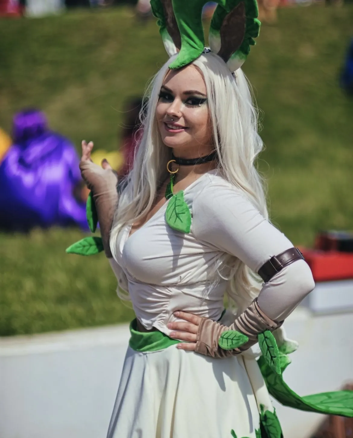 Dogtor Izzy - Leafeon - Image 17
