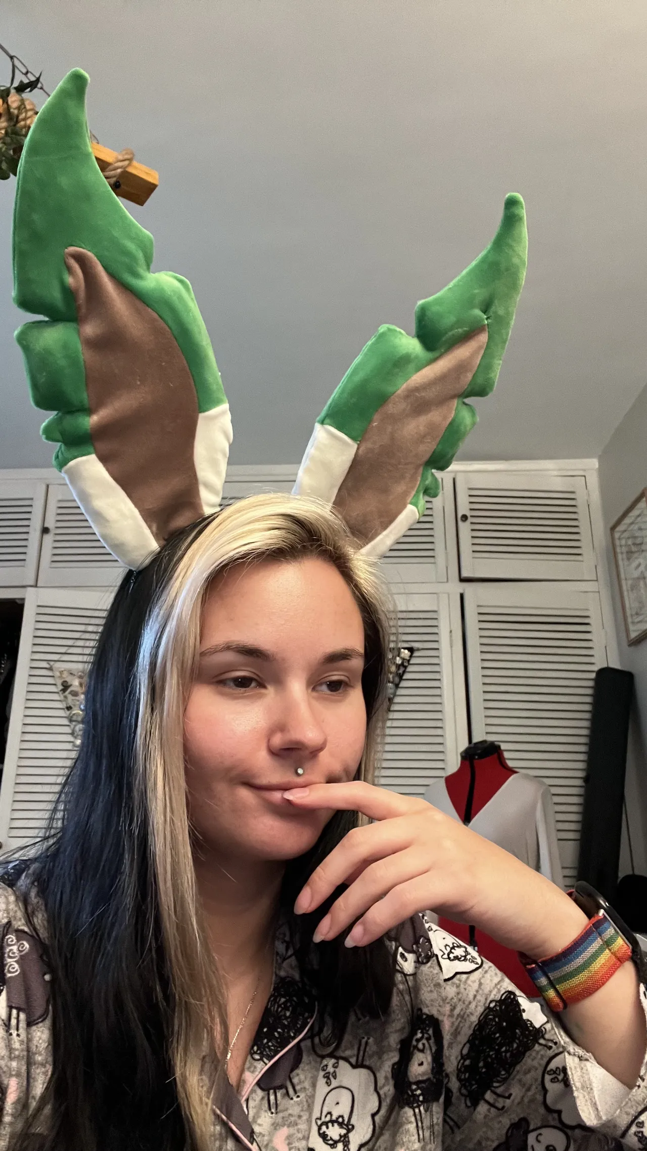 Dogtor Izzy - Leafeon - Image 18