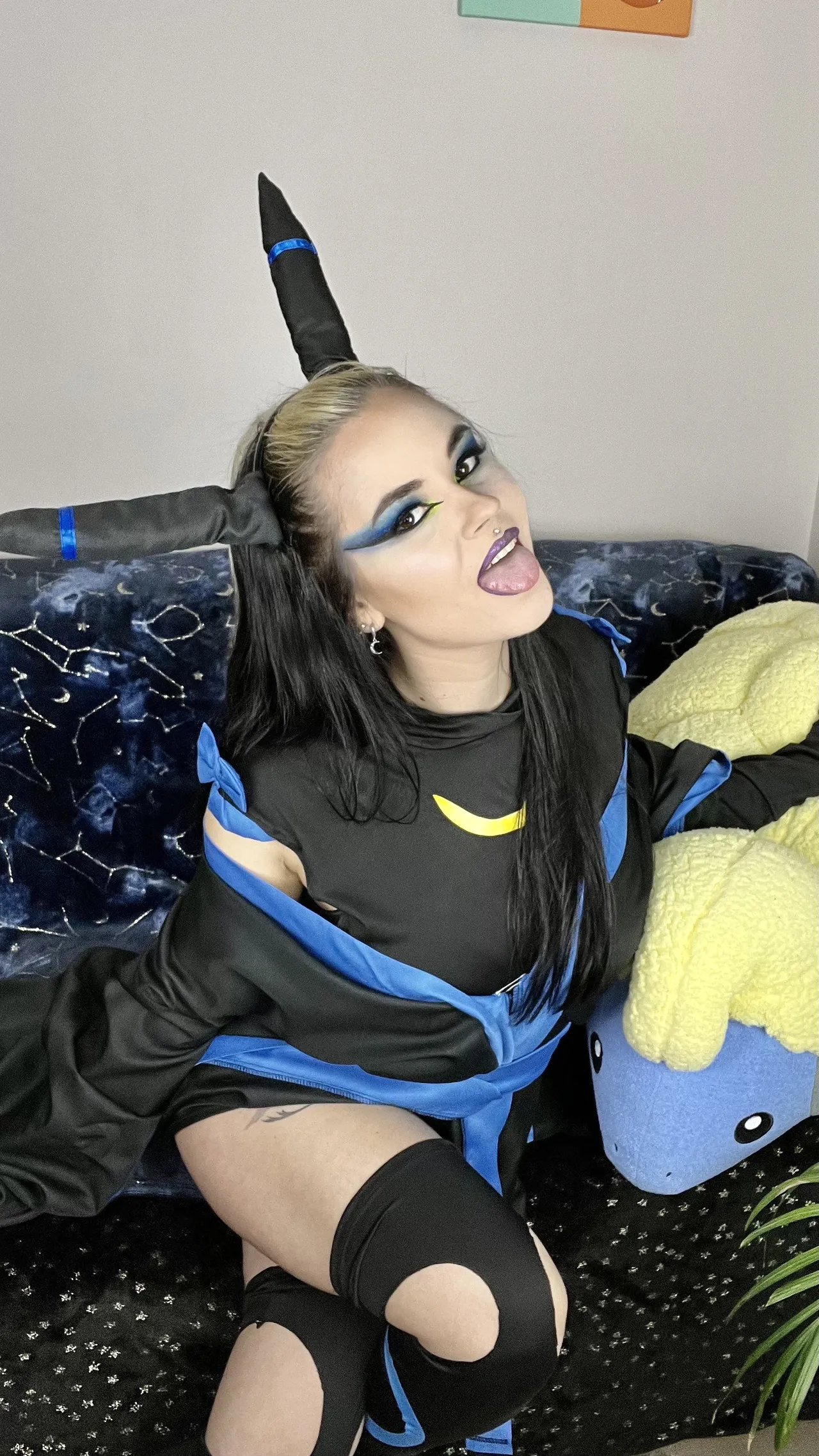 Dogtor Izzy - Shiny Umbreon - Image 20