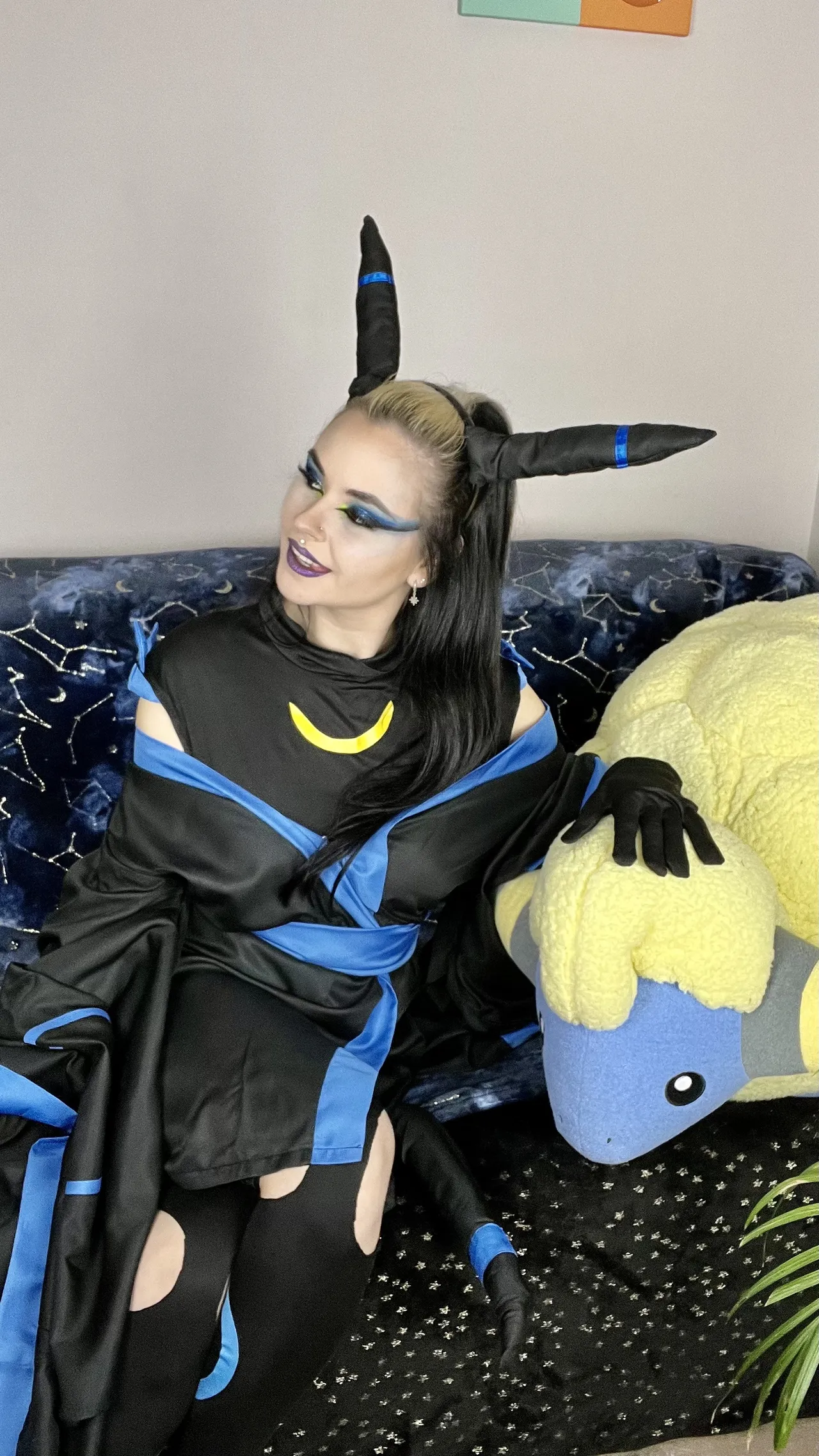 Dogtor Izzy - Shiny Umbreon - Image 4