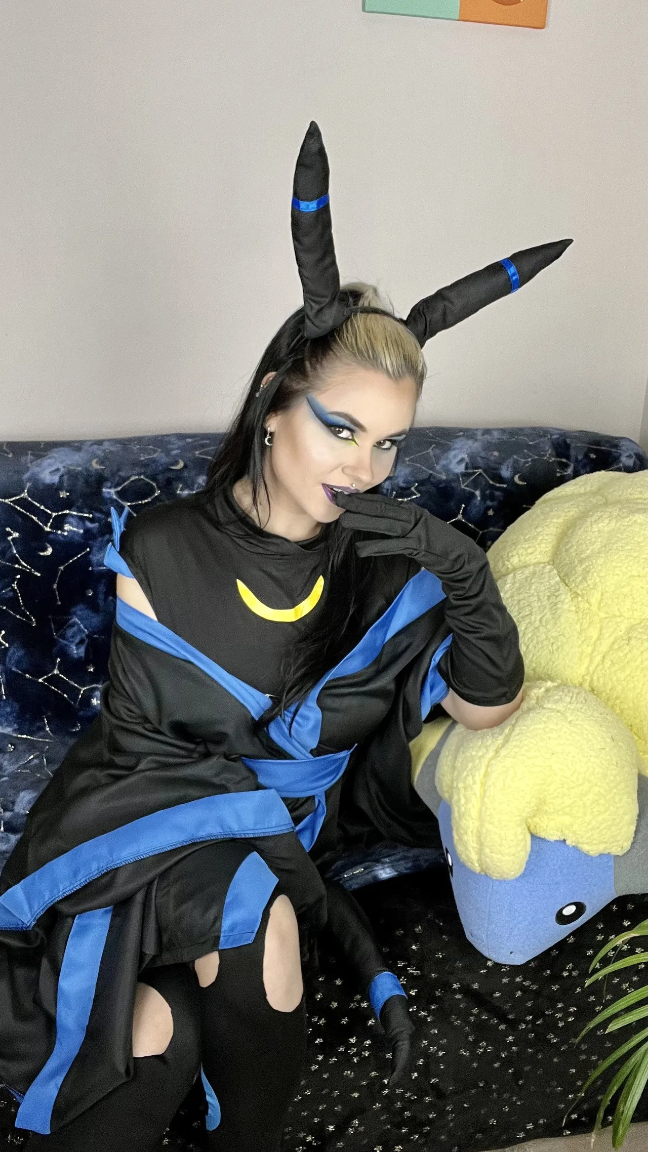 Dogtor Izzy - Shiny Umbreon - Image 46