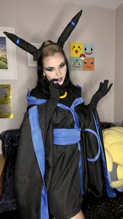 Dogtor Izzy - Shiny Umbreon