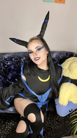 Dogtor Izzy - Shiny Umbreon - Page 84