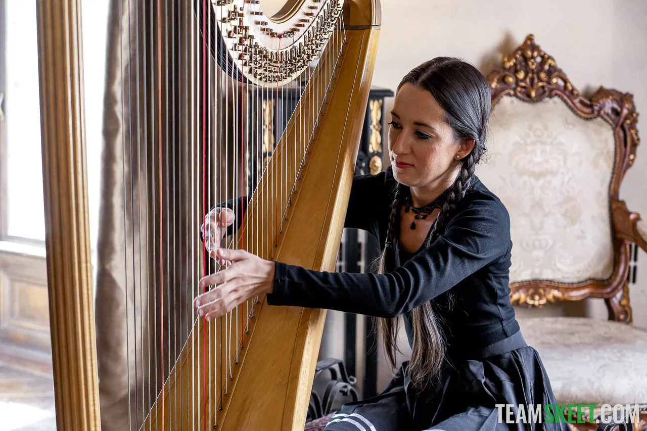 Freya Von Doom Claire Roos - Wednesday Addams Enid Sinclair - Image 59