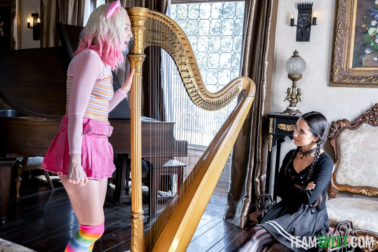 Freya Von Doom Claire Roos - Wednesday Addams Enid Sinclair - Image 69