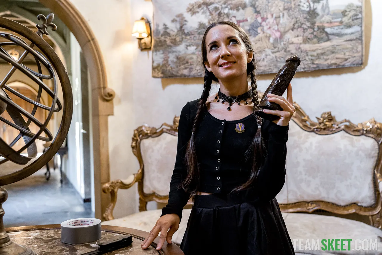 Freya Von Doom Claire Roos - Wednesday Addams Enid Sinclair - Image 87