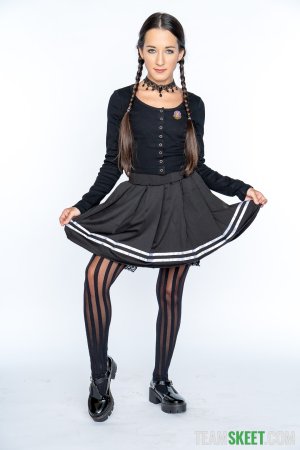 Freya Von Doom Claire Roos - Wednesday Addams Enid Sinclair - Page 6