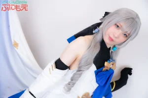 ２本立てテカテカ泡泡天国グラマラスメガネお姉さんレイヤーさんと美人系いいなりレイヤーさんセックス終わりの濃厚アフターサービス２本立て写真集 - Page 111