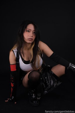 Gentle Bites - Tifa hentai gallery