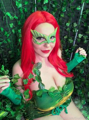 Gia Blaze - Naughty Poison Ivy Set Thumbnail