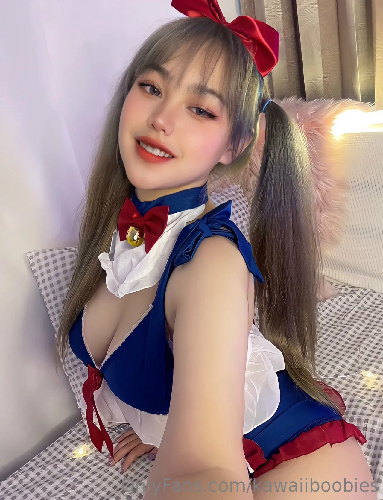 Hitomi Anna - Snow White - Image 1