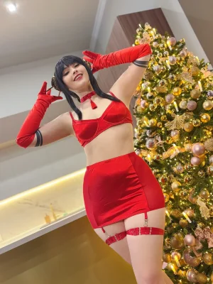 Juk Cosplay - Yor Xmas - Page 25