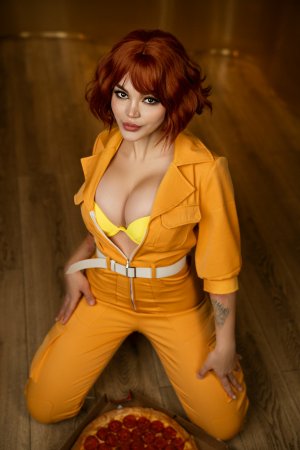 Kalinka Fox - April - Page 3