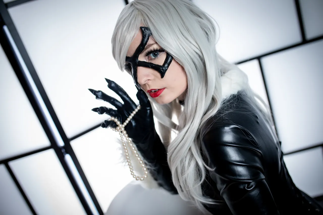 Koneko Cosplays Black Cat - Image 2