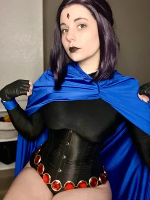 Maniac Megan - Raven - Page 2