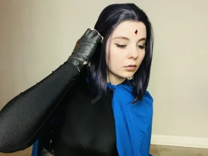 Maniac Megan - Raven - Page 25