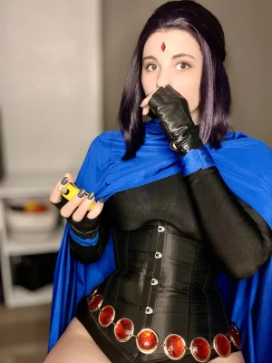 Maniac Megan - Raven - Page 7