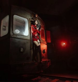 Nelly Laufeyson - Ada Wong - Page 5