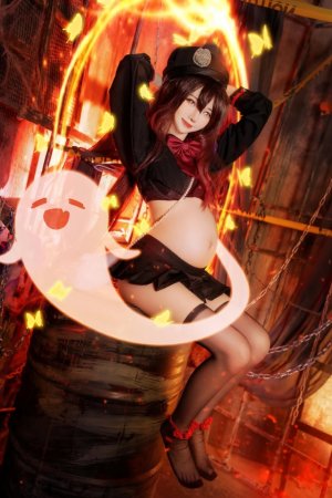 Sally dorasnow Genshin impact-Hu Tao-Cosplayer pre...