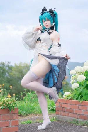 Saya Scarlet - Miku - Page 28