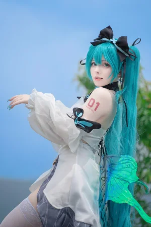 Saya Scarlet - Miku - Page 3