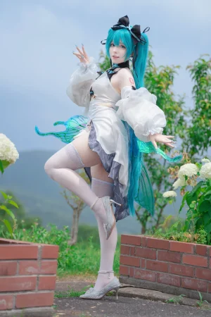 Saya Scarlet - Miku - Page 4