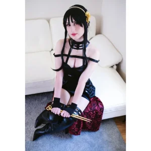 spookyducky - Yor Forger - Page 4