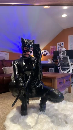 ThousandHunny Catwoman - Page 31