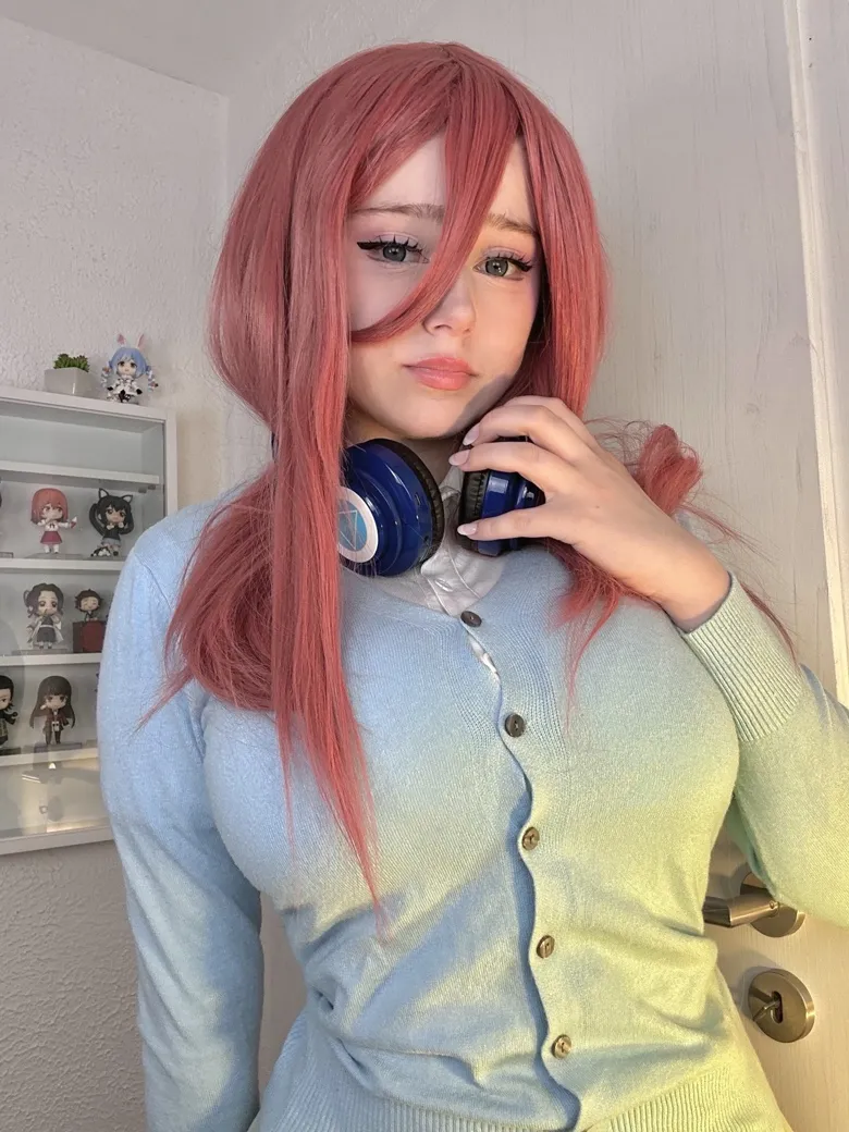 Upminaa - Miku Nakano - Image 31